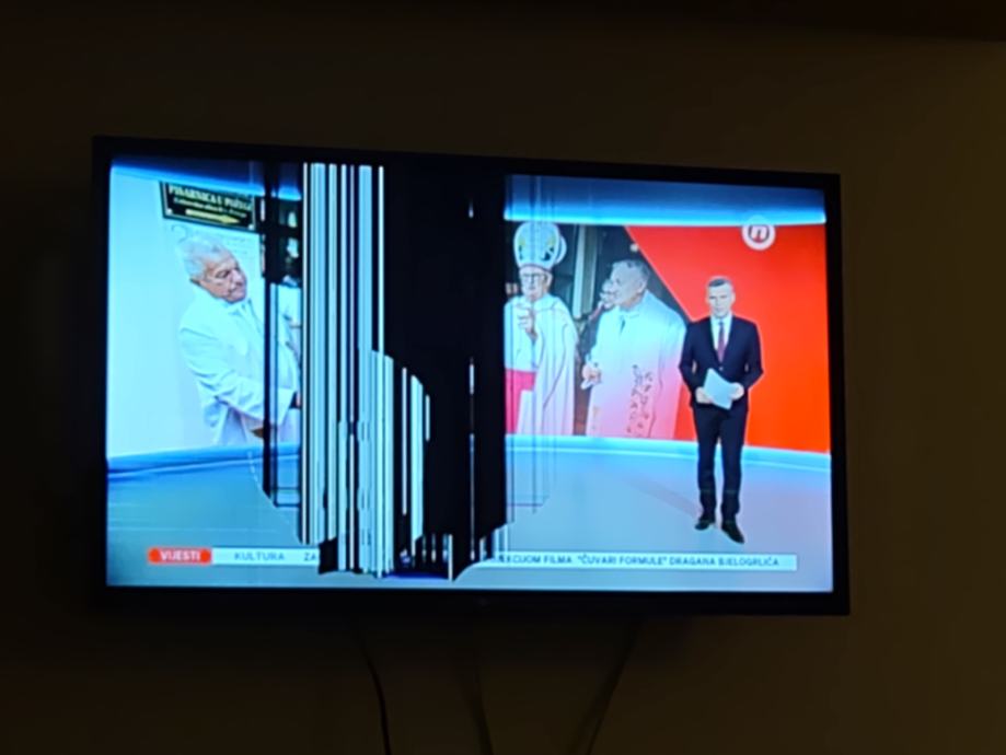 32'' XIAOMI Mi TV 4A razbijen ekran