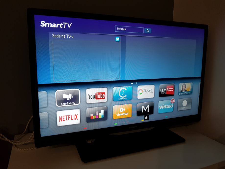 Какой телевизор со смарт тв лучший. 32 Дюймовый Филипс со смарт ТВ. Philips Smart TV 47pfl6900. Philips Smart TV 47pfl7422. Philips 5600 ka смарт ТВ.