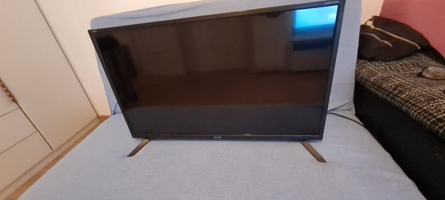 SHARP LCD COLOR TV MODEL LC-32CHE5100E
