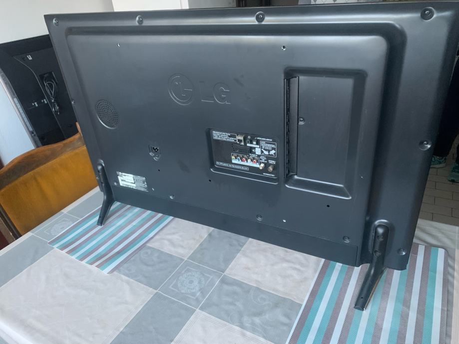 SMART TV LG 42LB671V , neispravan sa daljinskim
