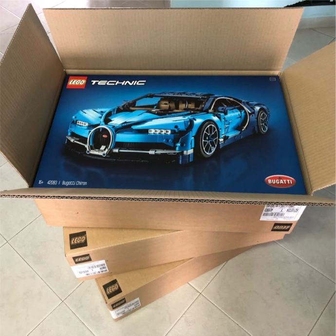 Lego Bugatti Chiron 42083...NEOTVORENO!