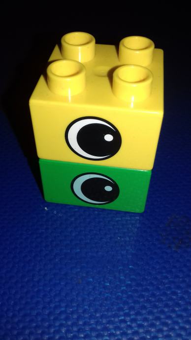 Lego duplo 2 kocke s ocima, cijena za obje