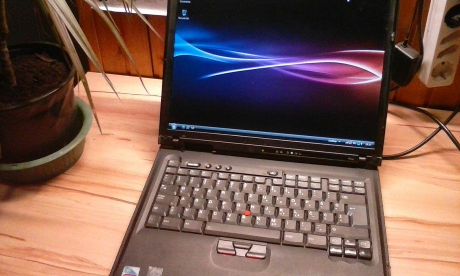 Laptop IBM R50e (15"; 1.6GHz; 512Mb; 60Gb) wifi
