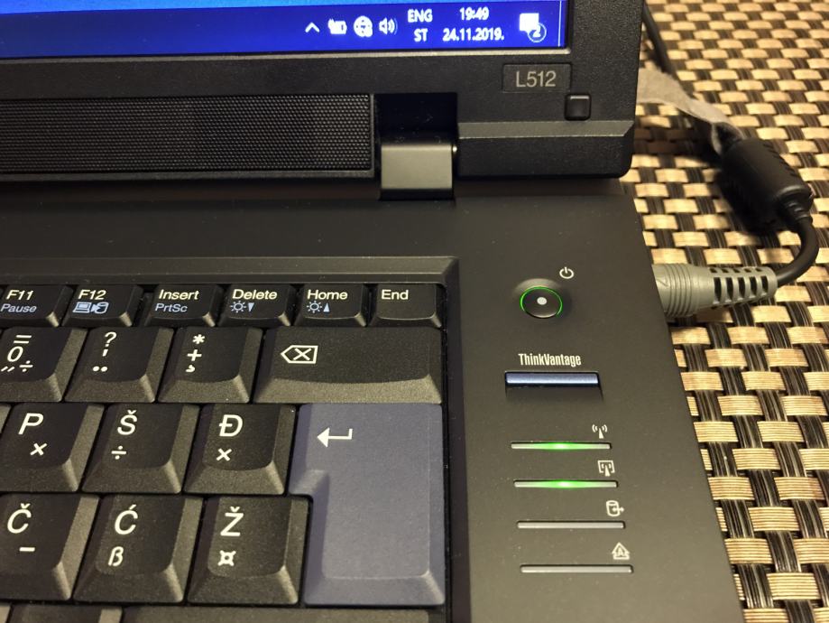 Laptop Lenovo Thinkpad L512/ intel i5/4gb ram/hdd 320gb/WIN10 + torba