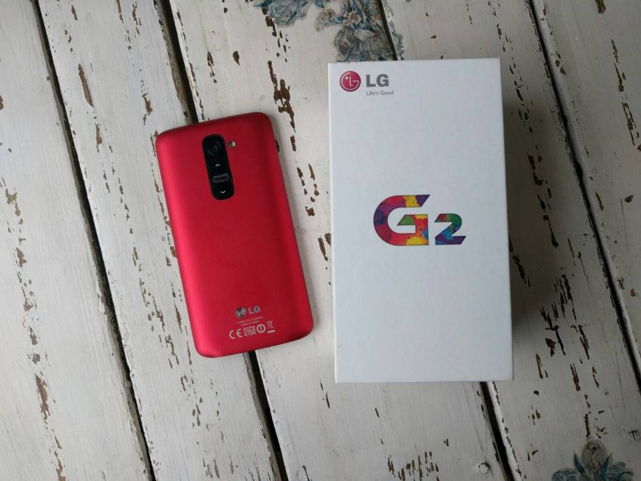 LG G2 16GB crveni (D802 Red) + 9 maskica + 2 folije 