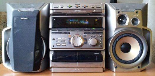 MUZIČKA LINIJA SONY RXD7 SA ZVUČNICIMA I DALJINSKIM