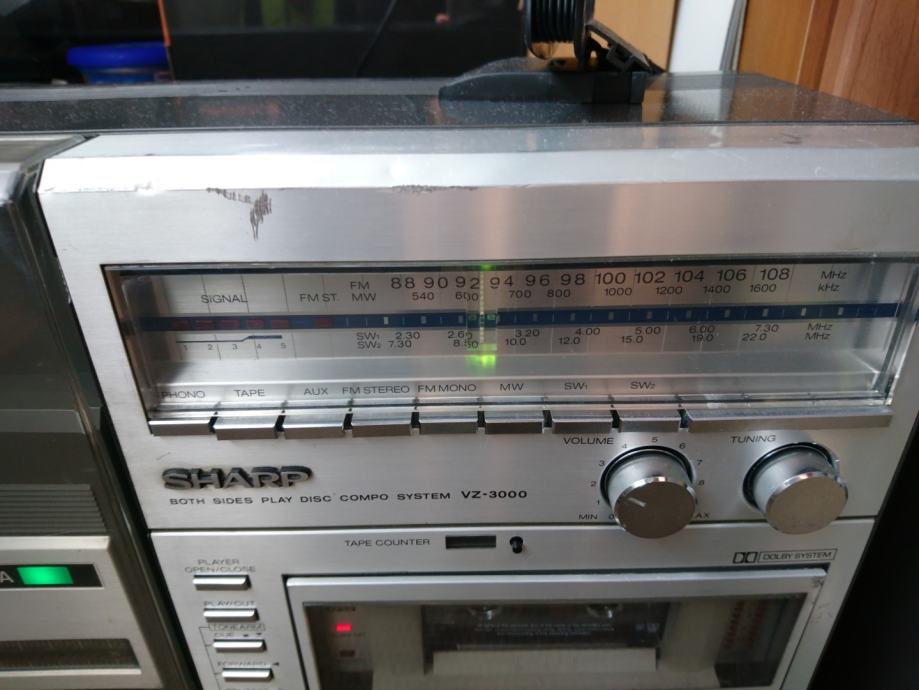 Sharp VZ-3000 - vertikalni gramofon s 2 glave