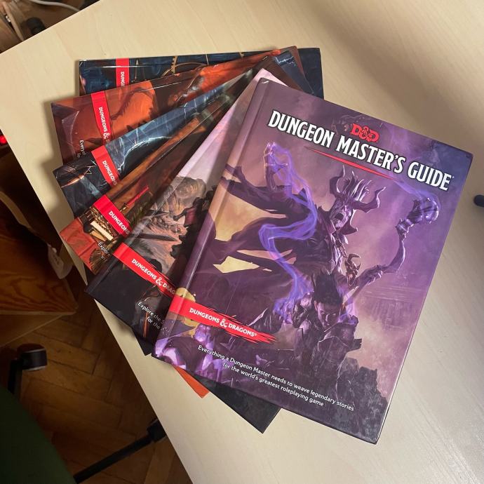 D&D 5e set knjiga (player’s handbook, dungeon master’s guide…)