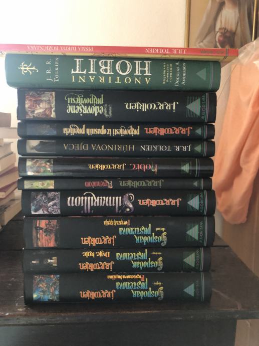 Kolekcija J.R.R. Tolkien - Silmarillion, Nedovršene pripovijesti,Hobit