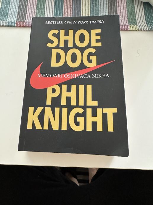 SHOE DOG PHIL KNIGHT