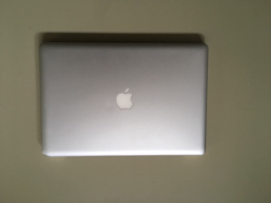 Apple MacBook Pro 15", 2.53GHz Intel Core 2 Duo, 4GB 1067 MHz DD3, 250