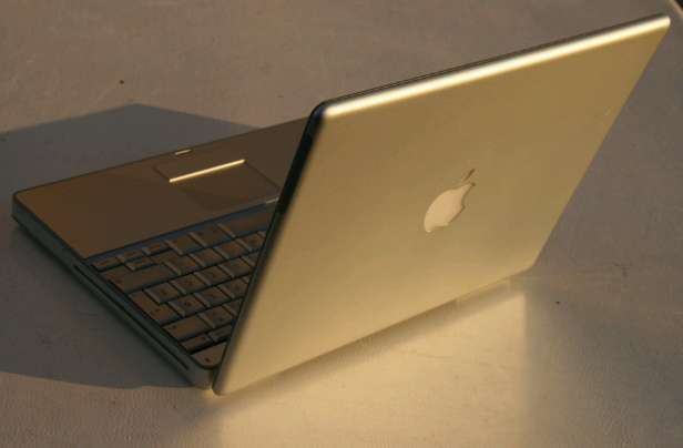 apple macbook g4 laptop