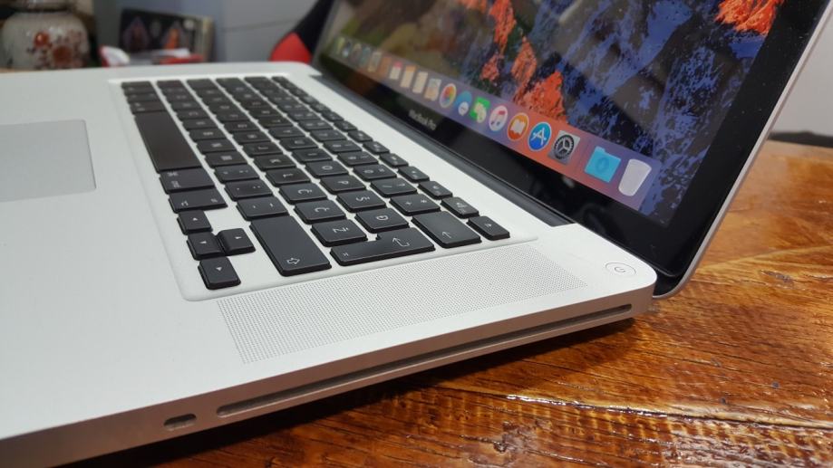 MacBook Pro (15inch, Early 2011)