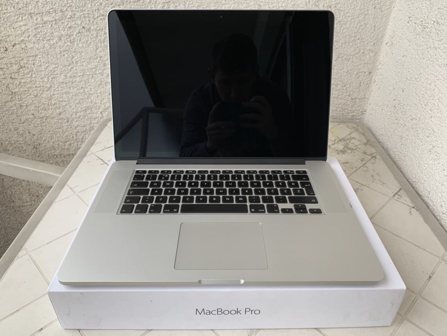 MacBook Pro Retina 15.4 Mid 2015 - 2.2 i7 - SSD 256 GB - 16 GB RAM