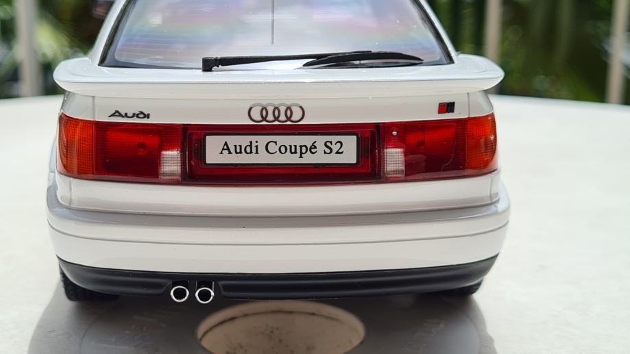 Audi S2 Sedan Vert émeraude – Ottomobile 1/18 – Neuf Sous Boîte