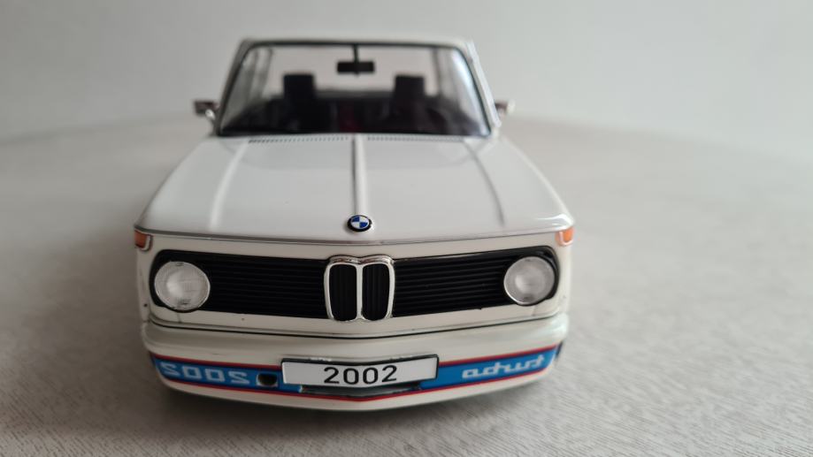 Miniature Bmw 2002 1/18 MCG Turbo Blanche/Décorer 1973