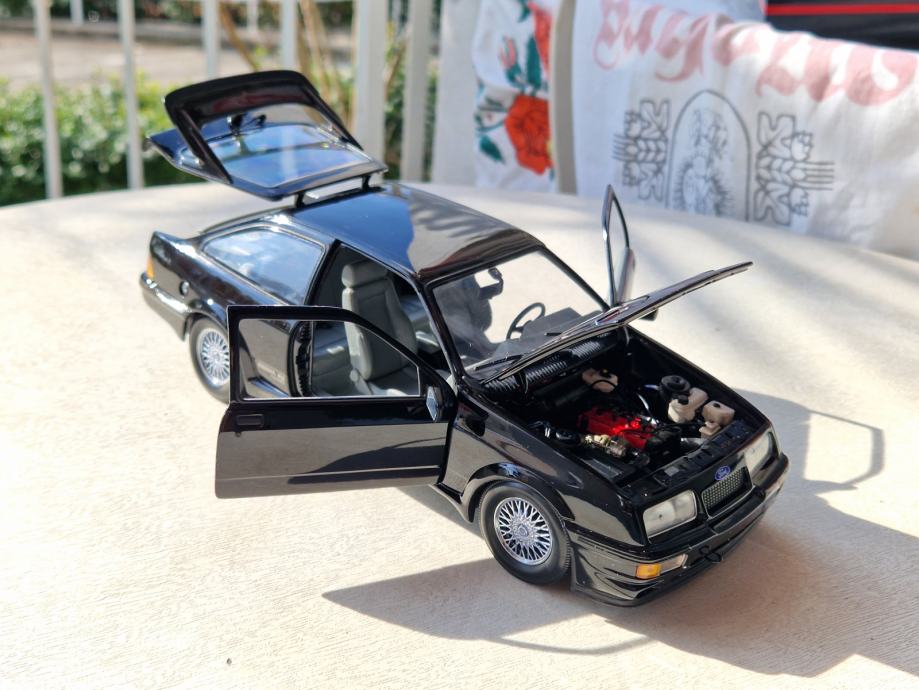 Miniature 1/18 Ottomobile Ford Sierra Cosworth 4x4 RS, Noire, Jantes OZ Modifiées (custom)