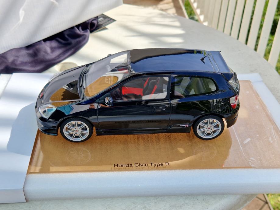1:18 Honda Civic Type R (DNA Collectibles)