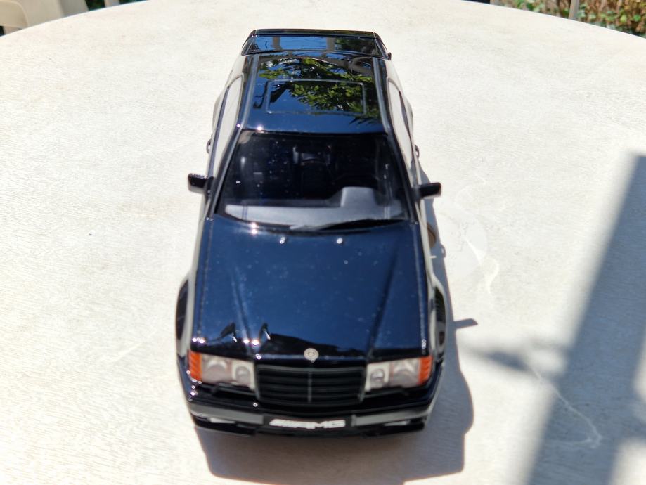 Ottomobile Mercedes 300E 6.0 AMG 1/18 Rouge - Miniature Résine - Occasion