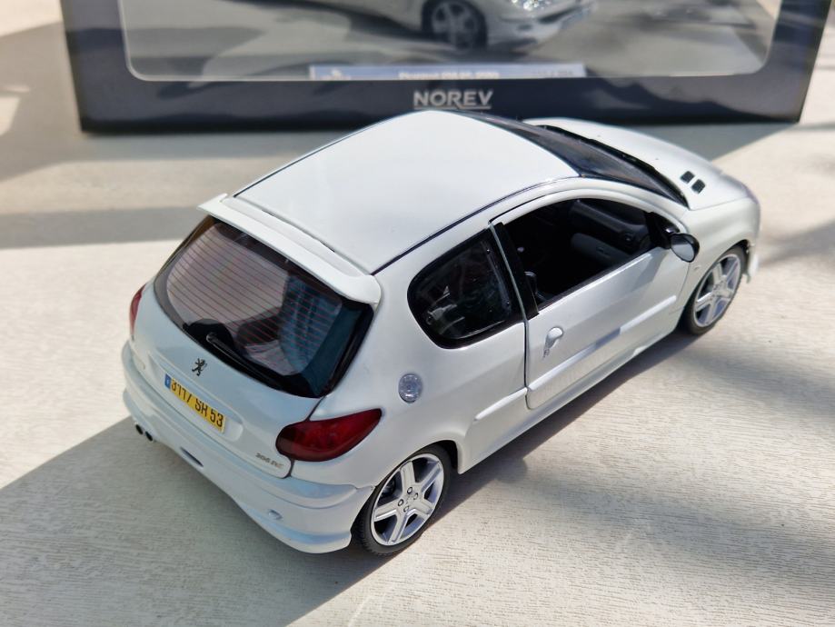 1/18 Console Central Peugeot 206 CC Gate Tours 37000 Modélisme