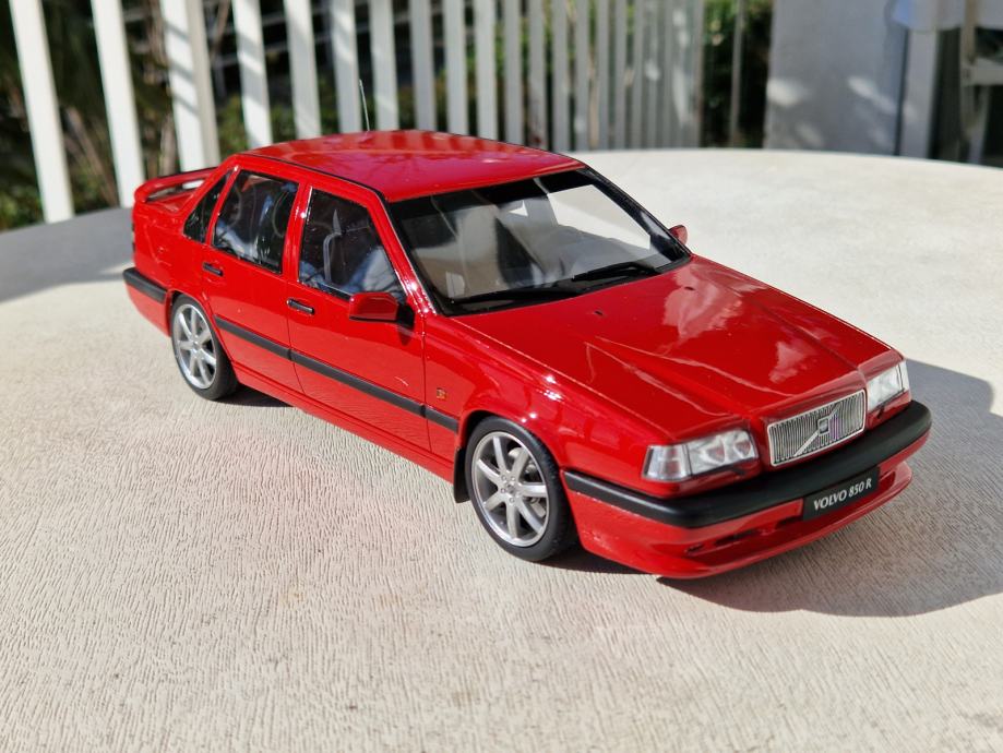 1-18-volvo-850-r-ottomobile