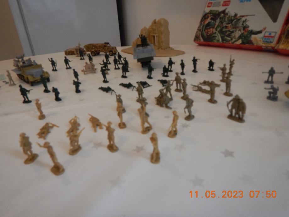 1 72 Hurricane Mk IIC SdKfz 10 30mm Flak 20mm Flak 38Quad Opel Blitz 1 72 Hurricane Mk IIC SdKfz 10 30mm Flak 20mm Flak 38Quad Opel Blitz