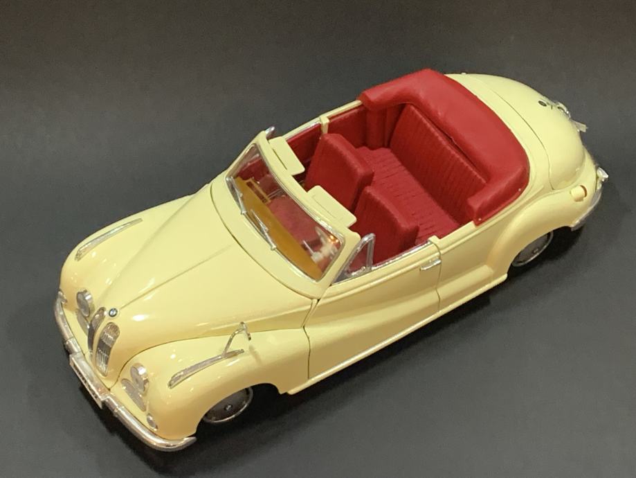 Voiture Miniature BMW 502 Noire 1955 - Maisto échelle 1/18, Occasion Sans Boîte
