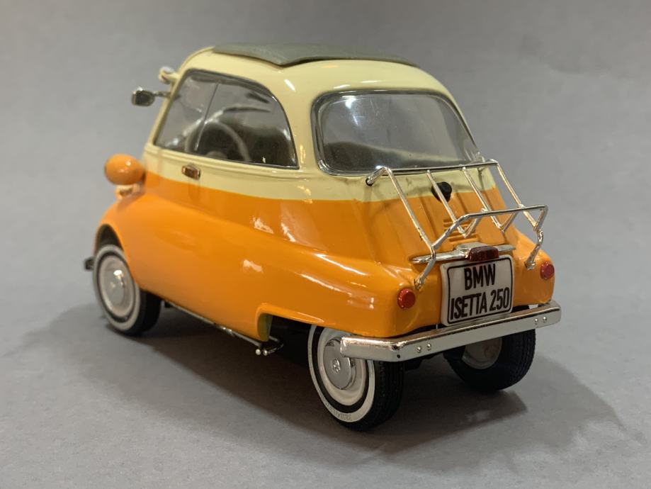 Miniatures montées - BMW Isetta 250 Vert Clair 1/18 Welly