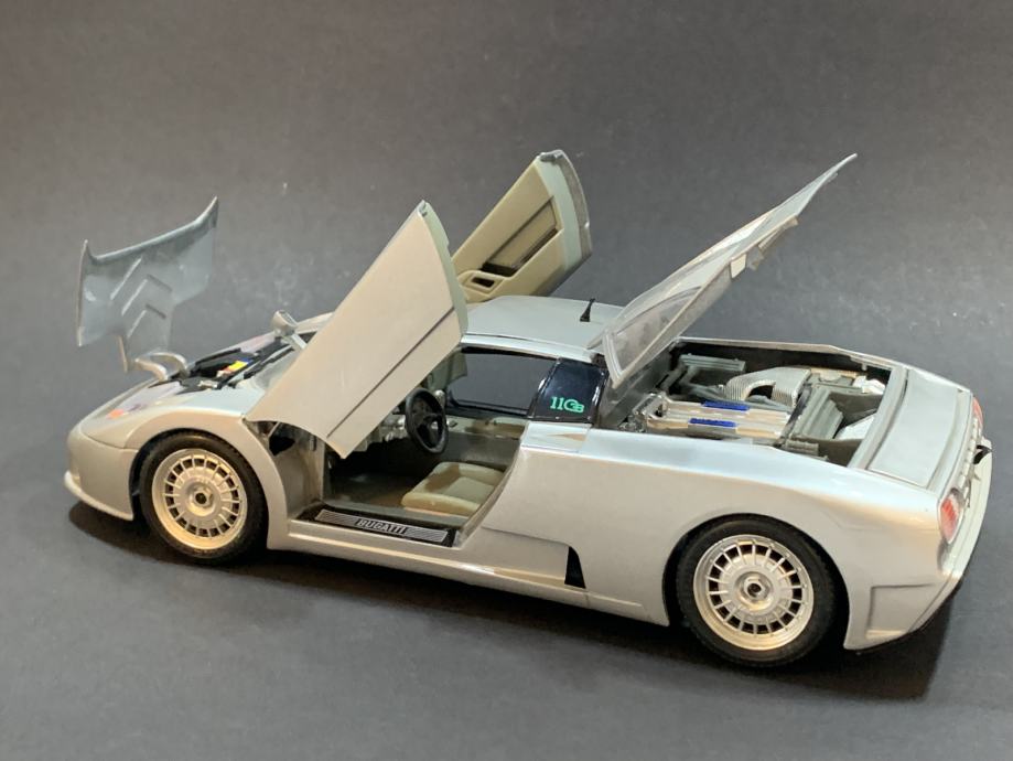 Bugatti EB-110 1/18 burago - Collection