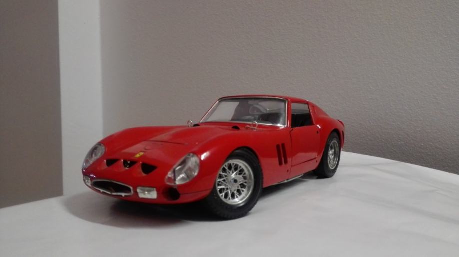 burago-model-ferrari-250-gto-1-18-akcija