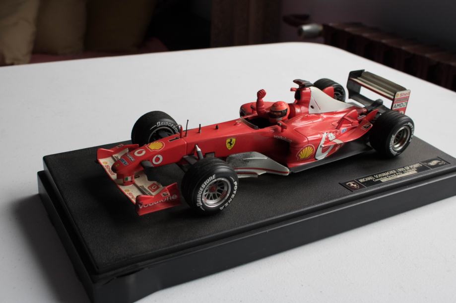 Ferrari F2003 GA Schumacher GP F1 2003 - Hot Wheels Mattel 1/18, Miniature De Collection