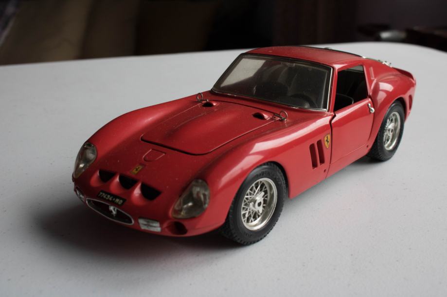 ferrari-250-gto-bburago-1-18
