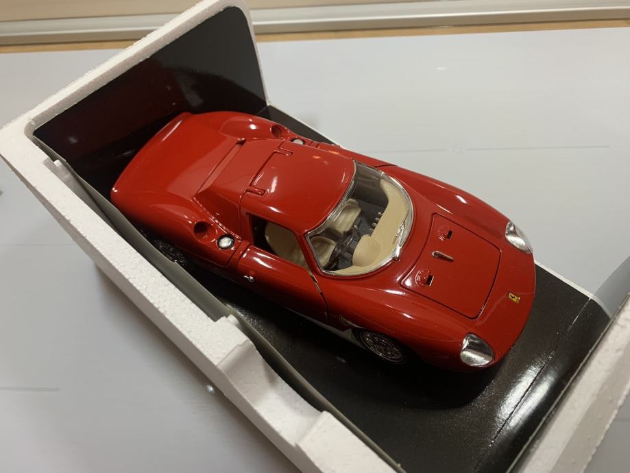 N°314 - Ferrari 250 Testa Rossa Burago 1/18 - Siège Marron, édition Rare, Dans Sa Boîte