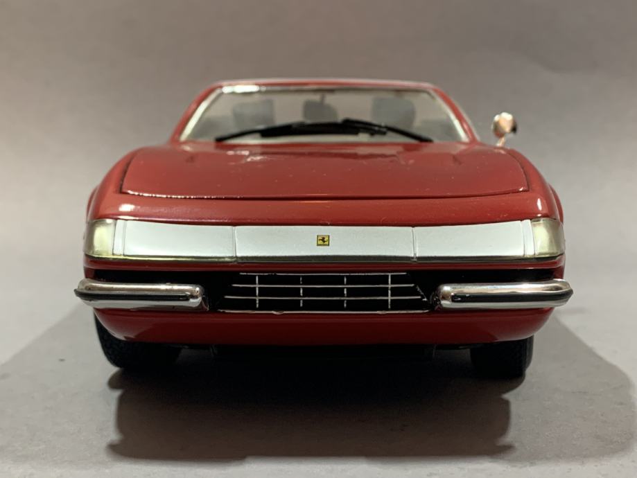 Hotwheels 1/18 Ferrari 365 gtb/4 1960-1969 neuve - Modélisme