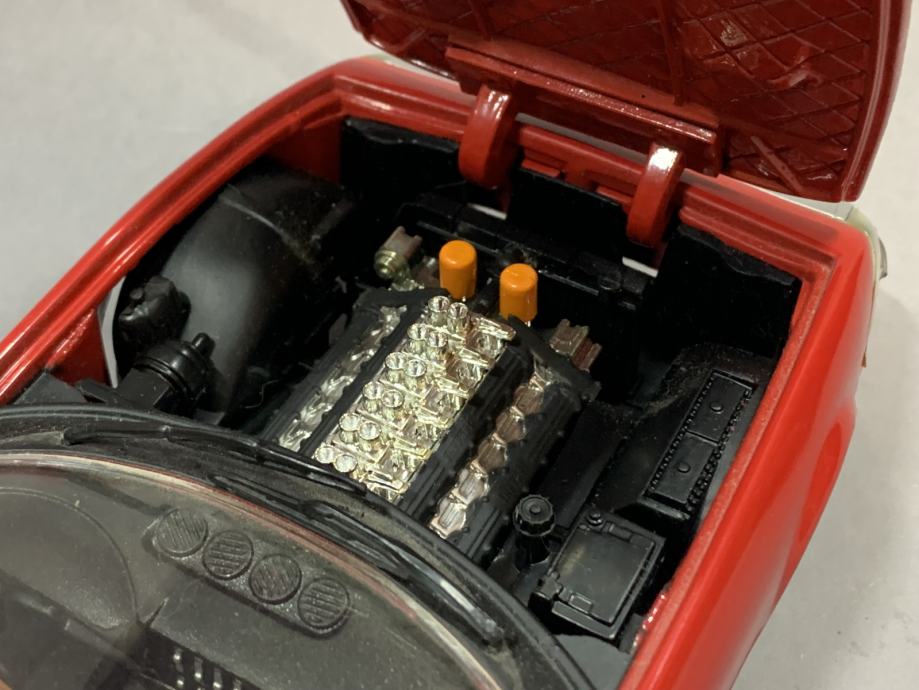 Ferrari 365 GTB/4 1968 1:18 HOT WHEELS (Gebraucht) in für CHF 12 - nur