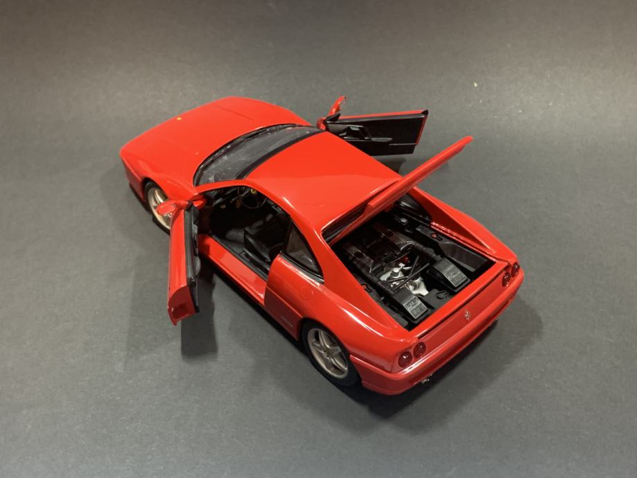 1/18 Ferrari F355 Coupé Rot UT Models - 1994 Edition