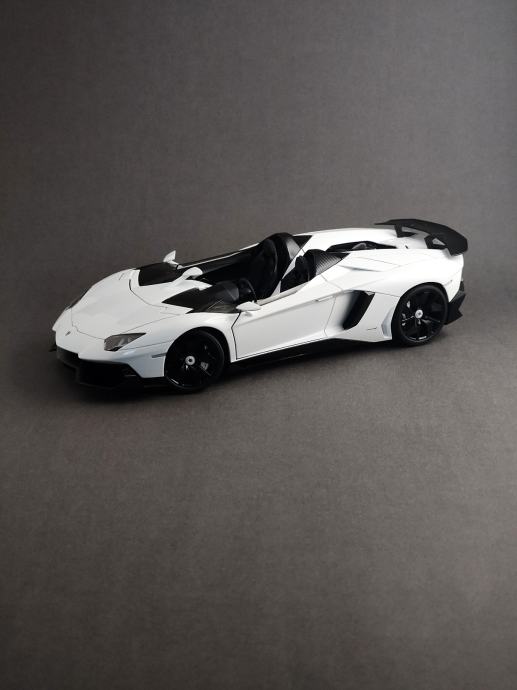 AUTOart 1:18 Lamborghini Aventador SVJ Année de construction 2019 givré