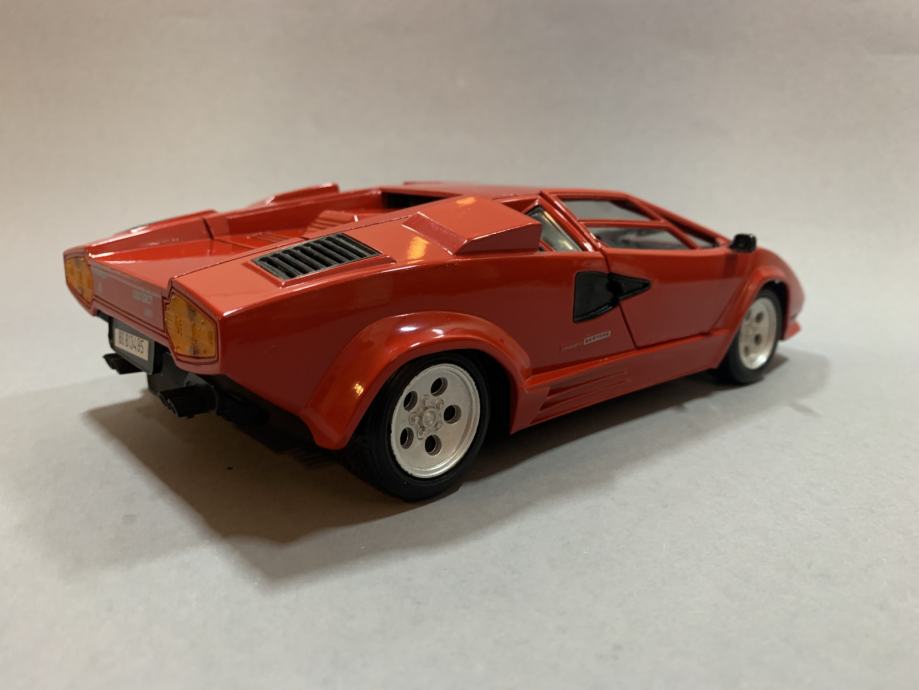 Lamborghini Countach LPI 800-4 Rouge Échelle 1:24 Welly 24114R | FR