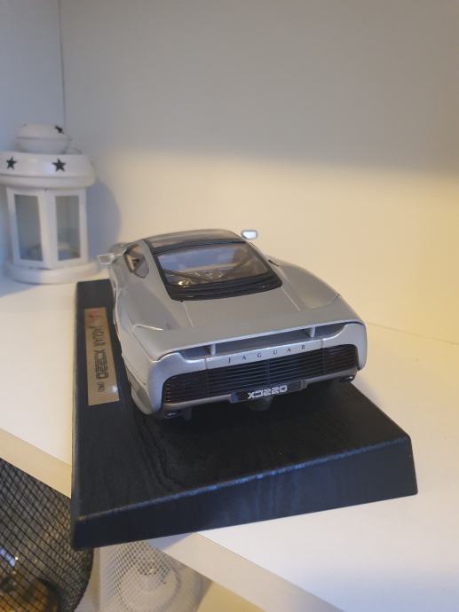 TopMarques 1:18 Jaguar XJ 220 Année De Construction 1992 Argent Metallique Top39c