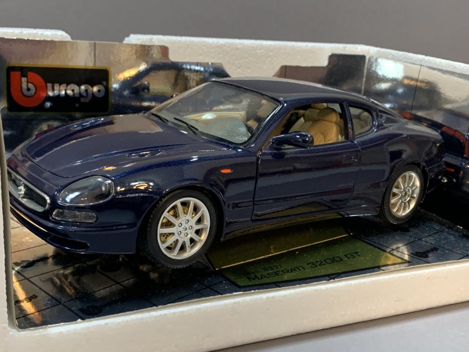 Maserati 3200 GT Coupé 1:18, rot, Bburago (Gebraucht) in Zofingen für