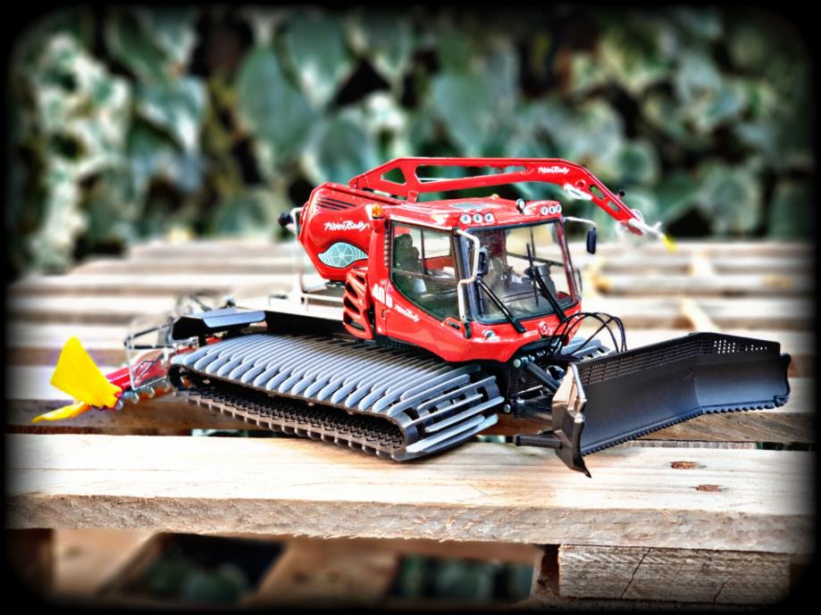 PistenBully 400 (metalni)