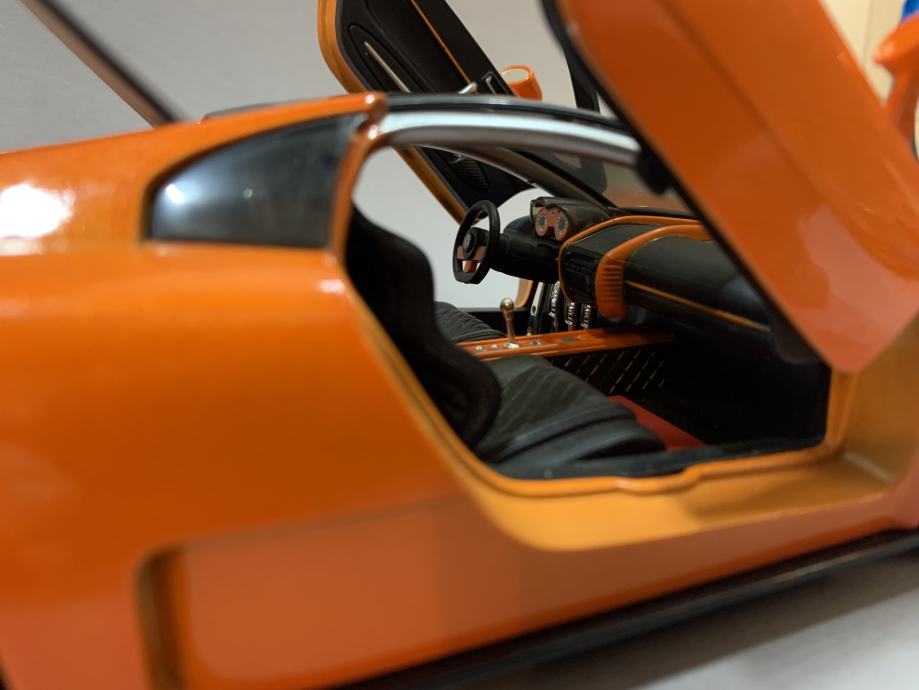 VW NARDO W12, Road Signature 1:18 autic model