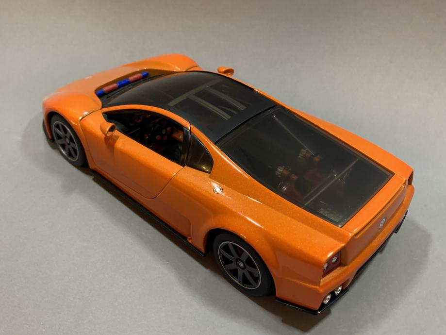VW NARDO W12, Road Signature 1:18 autic model
