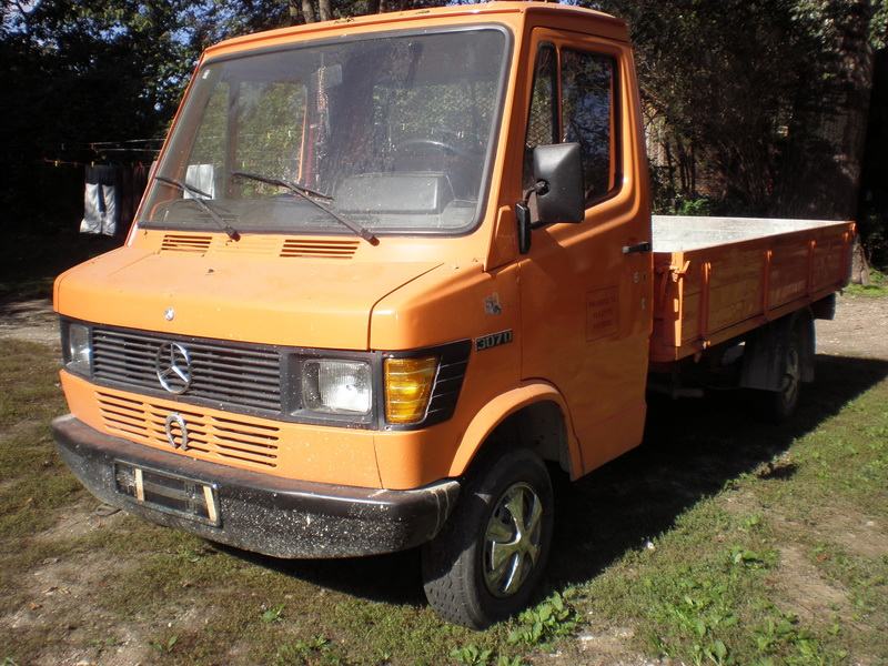 Мерседес бенц 307