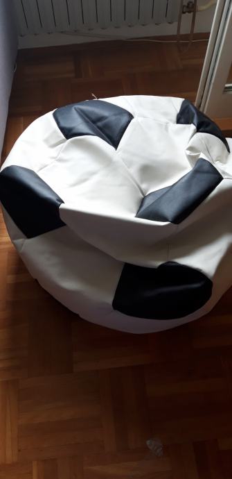 "Bean" stolica u obliku nogometne lopte