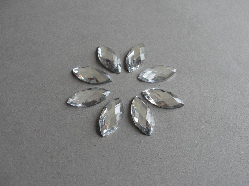 Materijal za izradu nakita - prozirni plastični cirkoni 20 x 9 mm