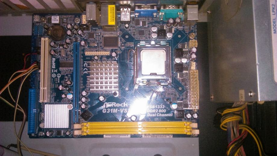 ASROCK G31MVS2 775 socket/Cpu E84003000Mhz/4GB DDR 2