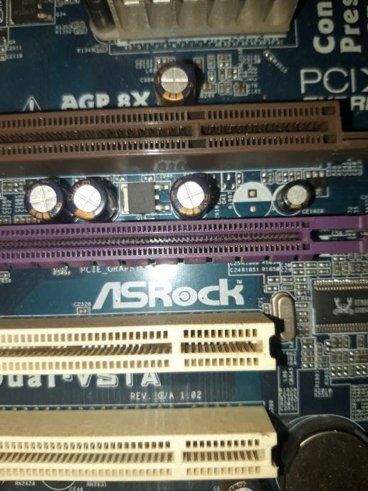 AsRock matična sa procesoron i radnom memorijom Dual Core FSB1066
