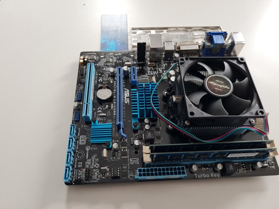 Amd Fx 6300 Asus M5a78l M Usb3 ASUS M5A78L-M LE/USB3 + FX 6300 + 4GB/8GB/16GB - Socket AM3+ - Račun