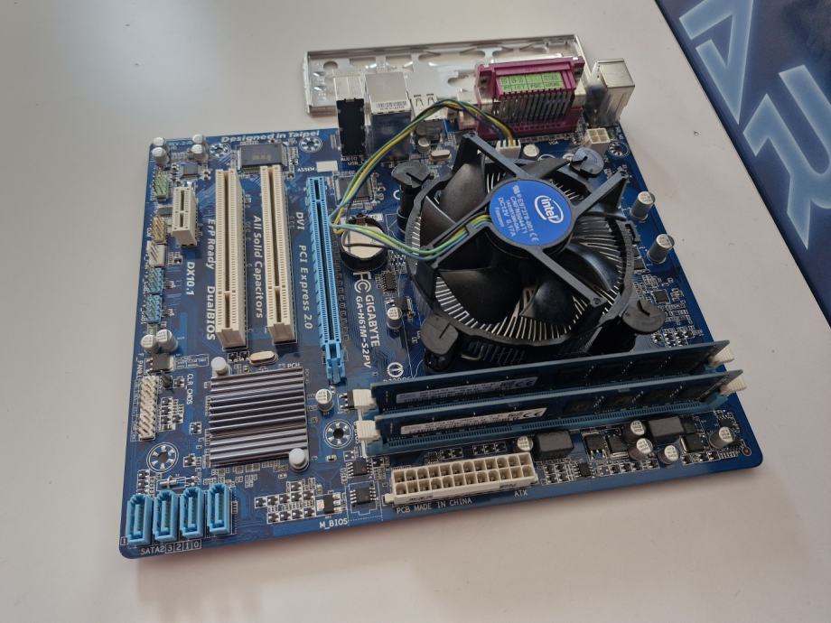 Gigabyte GAH61MS2PV + Xeon (i5) + 4GB/8GB/16GB RAM Račun / R1